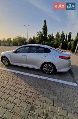 Седан Kia K5 2016 в 