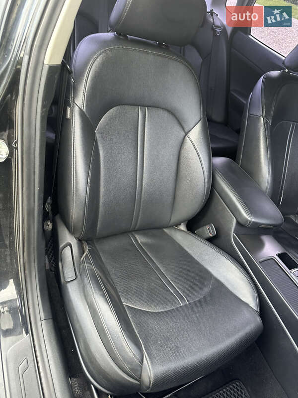 Седан Kia K5 2016 в Яремчі
