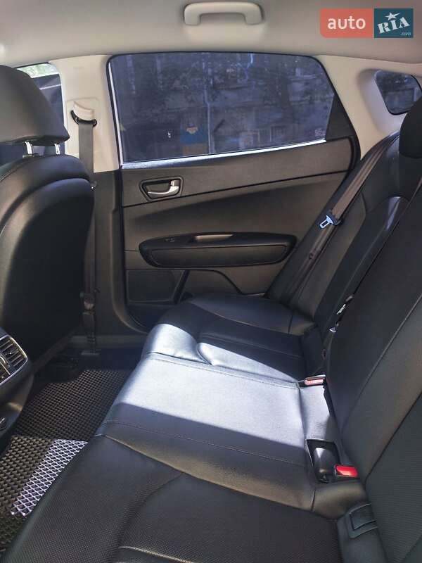 Седан Kia K5 2018 в 