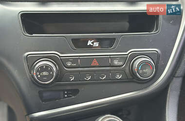 Седан Kia K5 2012 в 