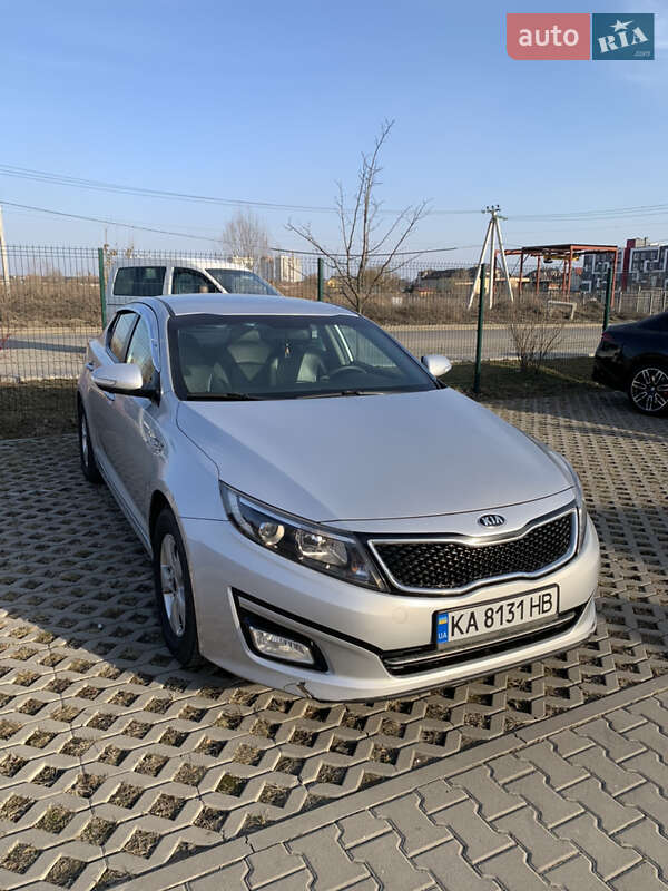 Седан Kia K5 2015 в 
