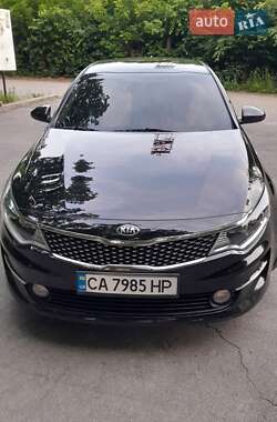 Седан Kia K5 2016 в Умани