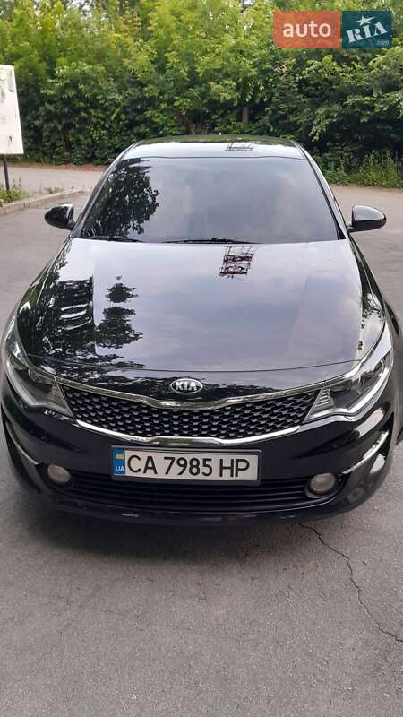 Седан Kia K5 2016 в 