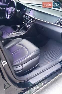 Седан Kia K5 2016 в 