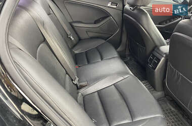 Седан Kia K5 2015 в 
