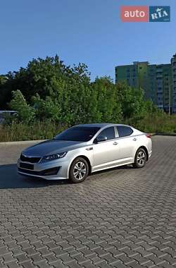 Седан Kia K5 2012 в Полтаве