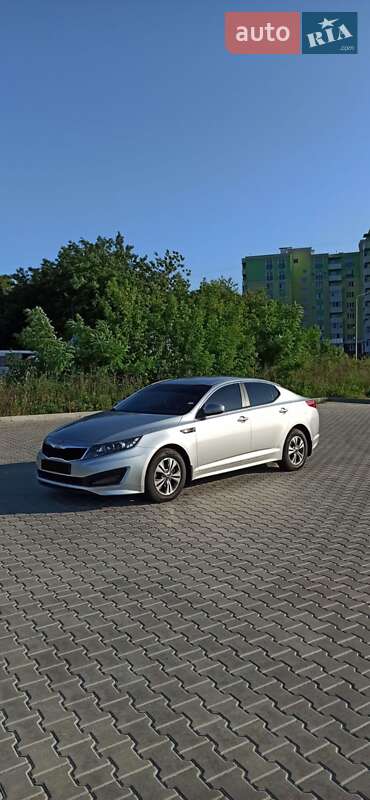 Седан Kia K5 2012 в 