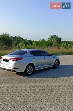 Седан Kia K5 2012 в 
