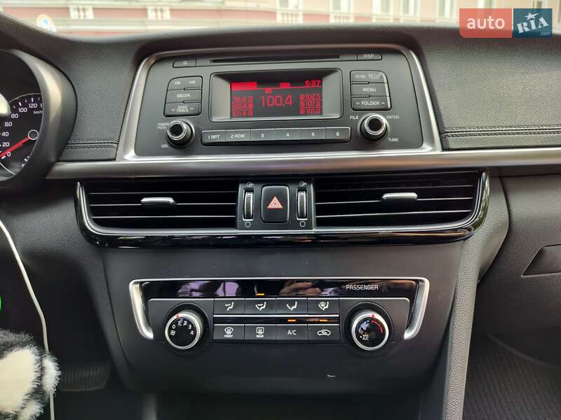 Седан Kia K5 2016 в Одессе