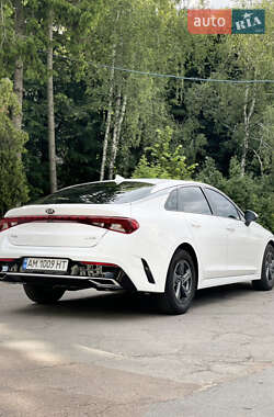 Седан Kia K5 2021 в 
