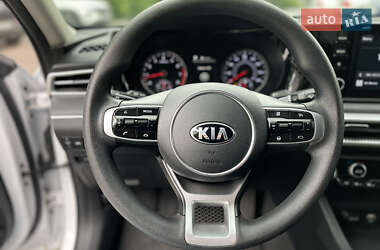 Седан Kia K5 2021 в 