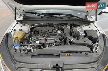 Седан Kia K5 2021 в 