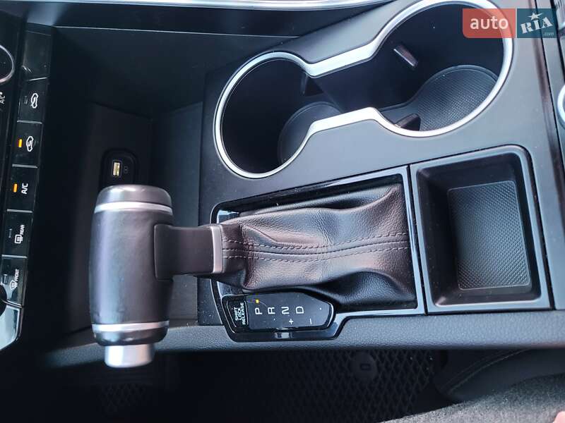 Седан Kia K5 2020 в Киеве