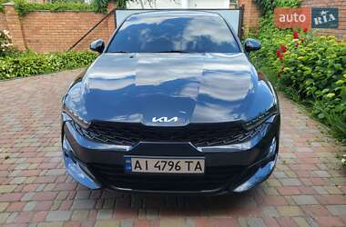 Седан Kia K5 2022 в Василькові
