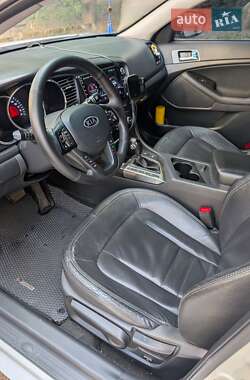 Седан Kia K5 2011 в 
