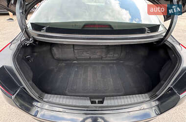 Седан Kia K5 2010 в 