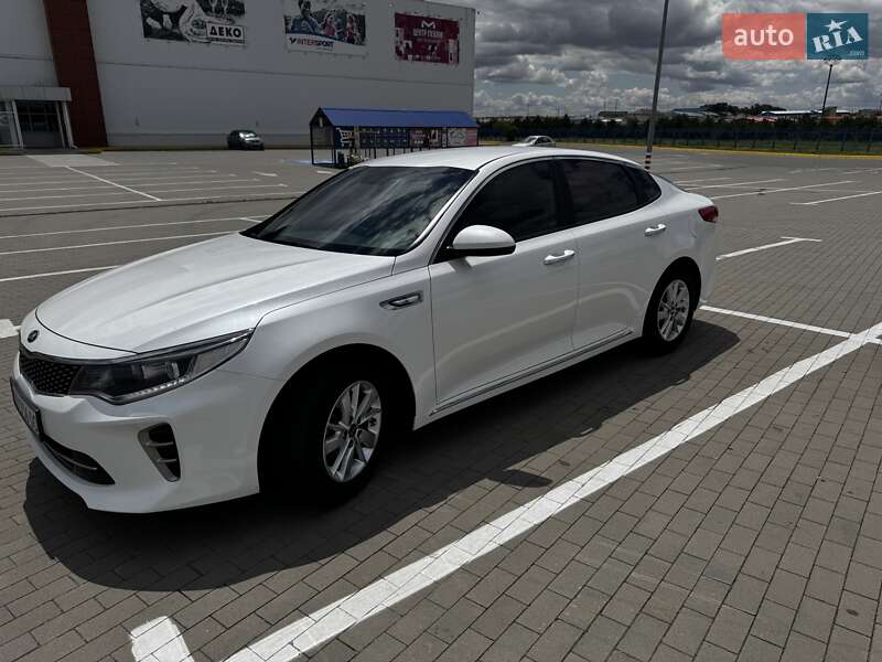 Седан Kia K5 2015 в Одесі