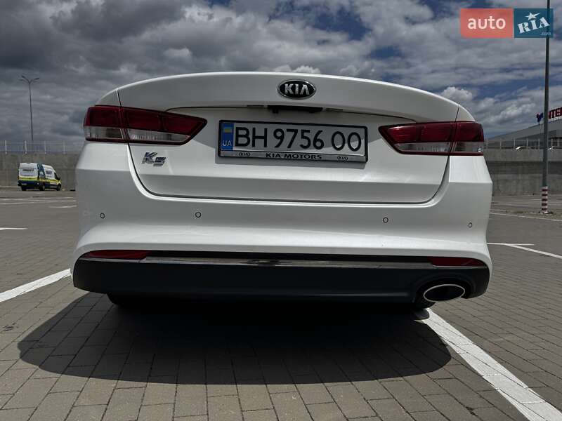 Седан Kia K5 2015 в Одесі