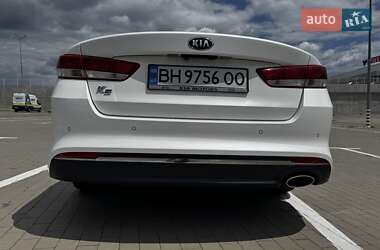 Седан Kia K5 2015 в 
