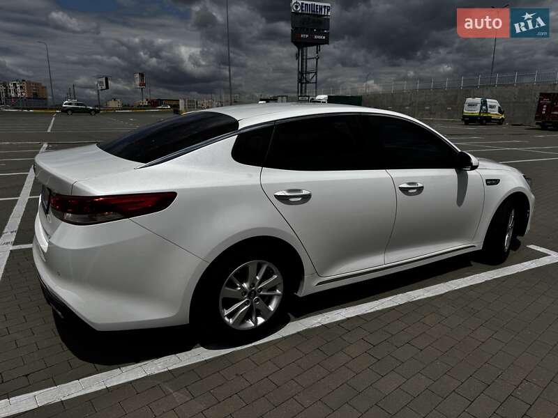 Седан Kia K5 2015 в Одесі