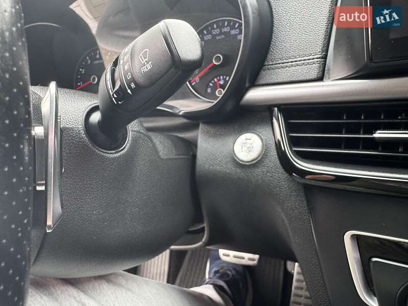 Седан Kia K5 2015 в Одесі