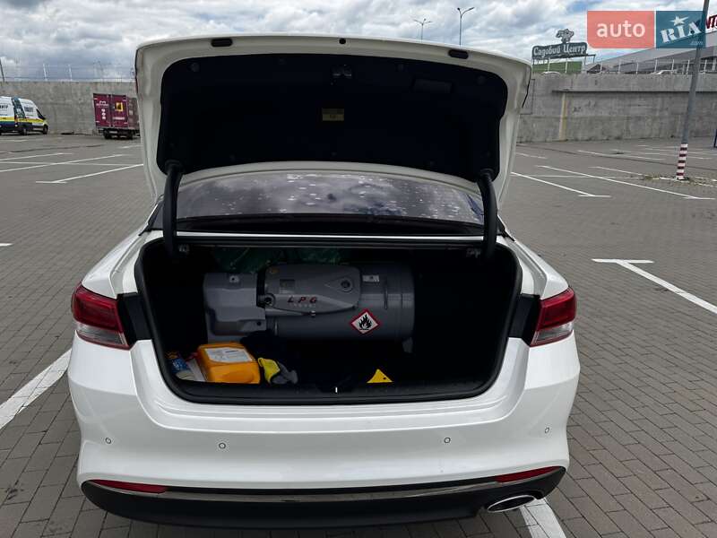Седан Kia K5 2015 в Одесі