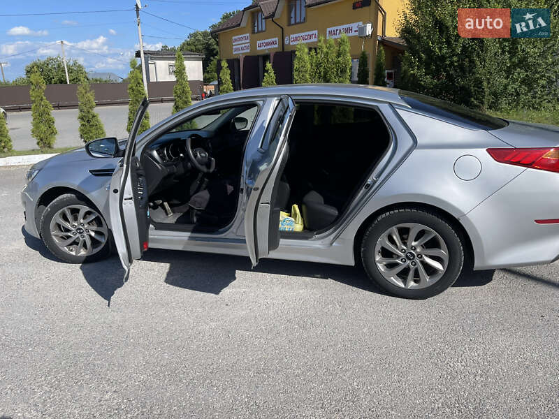Седан Kia K5 2014 в Гусятине