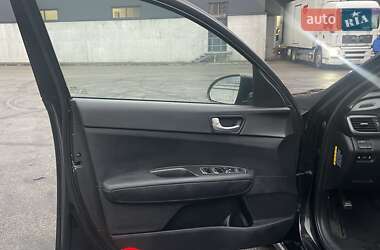 Седан Kia K5 2016 в 