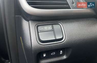 Седан Kia K5 2016 в 