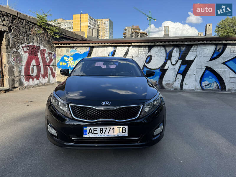Седан Kia K5 2014 в Днепре