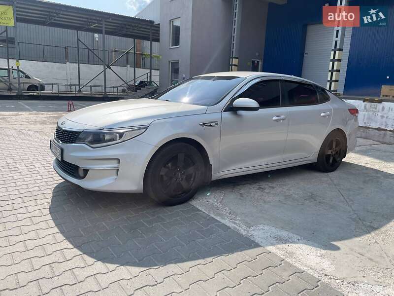 Седан Kia K5 2016 в Киеве