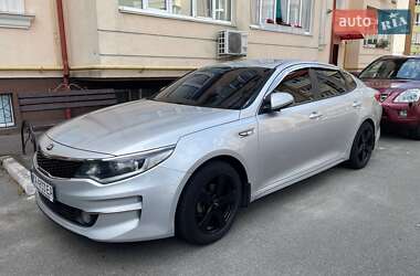Седан Kia K5 2016 в Києві