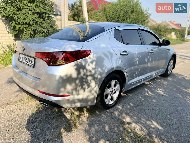 Седан Kia K5 2012 в Харькове