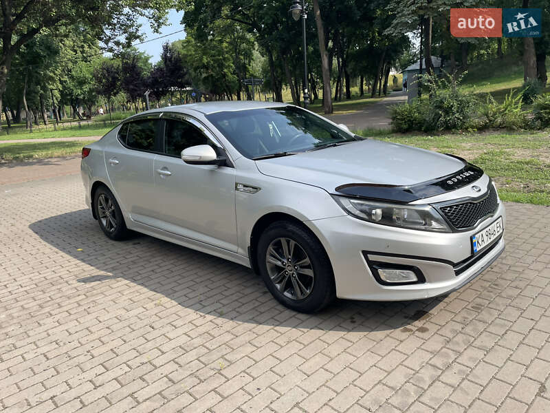 Седан Kia K5 2015 в Києві