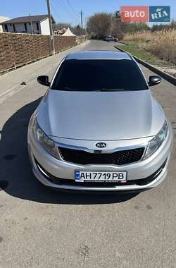 Седан Kia K5 2012 в 