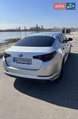 Седан Kia K5 2012 в 