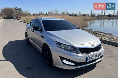 Седан Kia K5 2012 в 