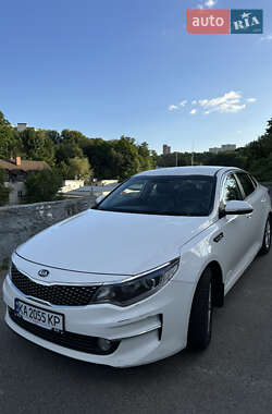 Седан Kia K5 2015 в 