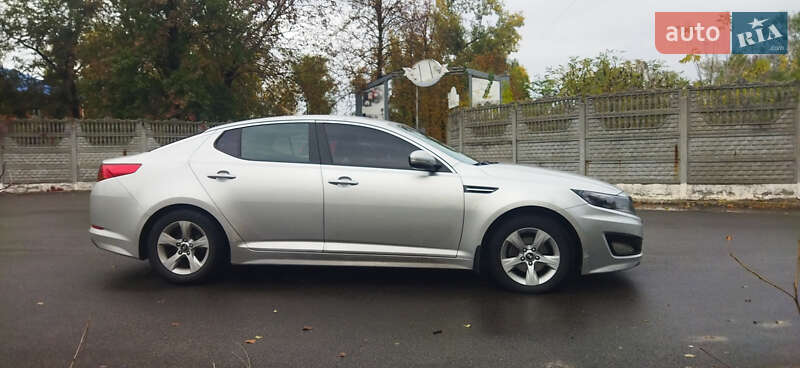 Седан Kia K5 2012 в Дніпрі
