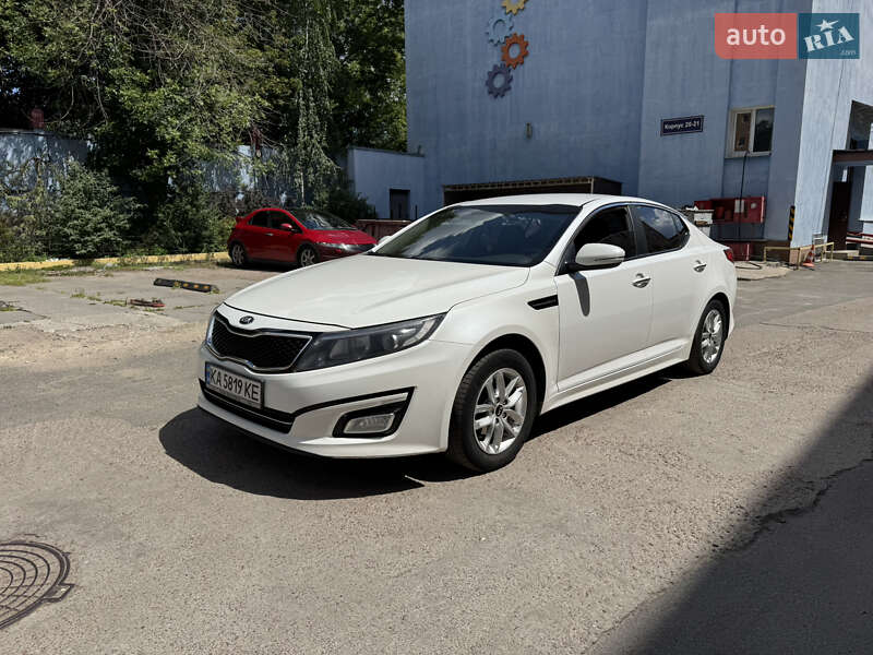 Седан Kia K5 2013 в 