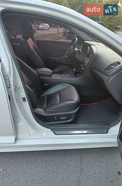 Седан Kia K5 2014 в 
