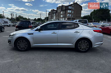 Седан Kia K5 2012 в 