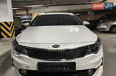 Седан Kia K5 2015 в 
