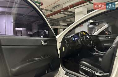 Седан Kia K5 2015 в 
