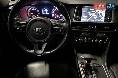 Седан Kia K5 2015 в 