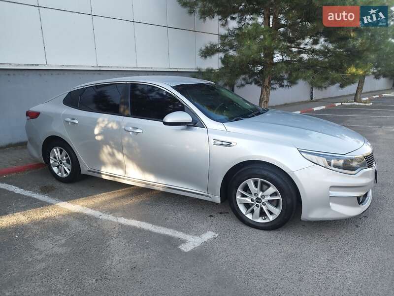 Седан Kia K5 2016 в Николаеве