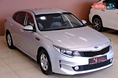 Седан Kia K5 2016 в 