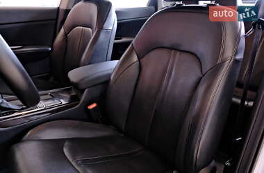 Седан Kia K5 2016 в 
