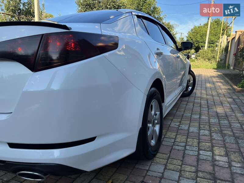 Седан Kia K5 2012 в Одессе
