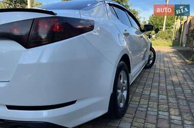 Седан Kia K5 2012 в 